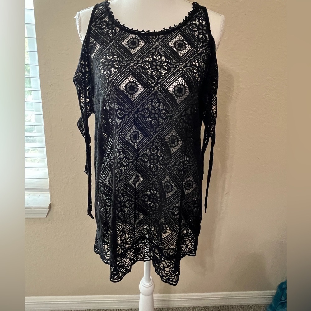 Free People ‘Geo Sands’ Cold Shoulder Lace Top - Picture 9 of 9